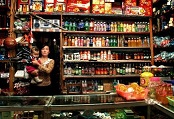 “五毛零食”折射食品安全大问题