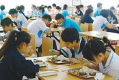 “小饭桌”成食品安全重灾区 谁来守护？